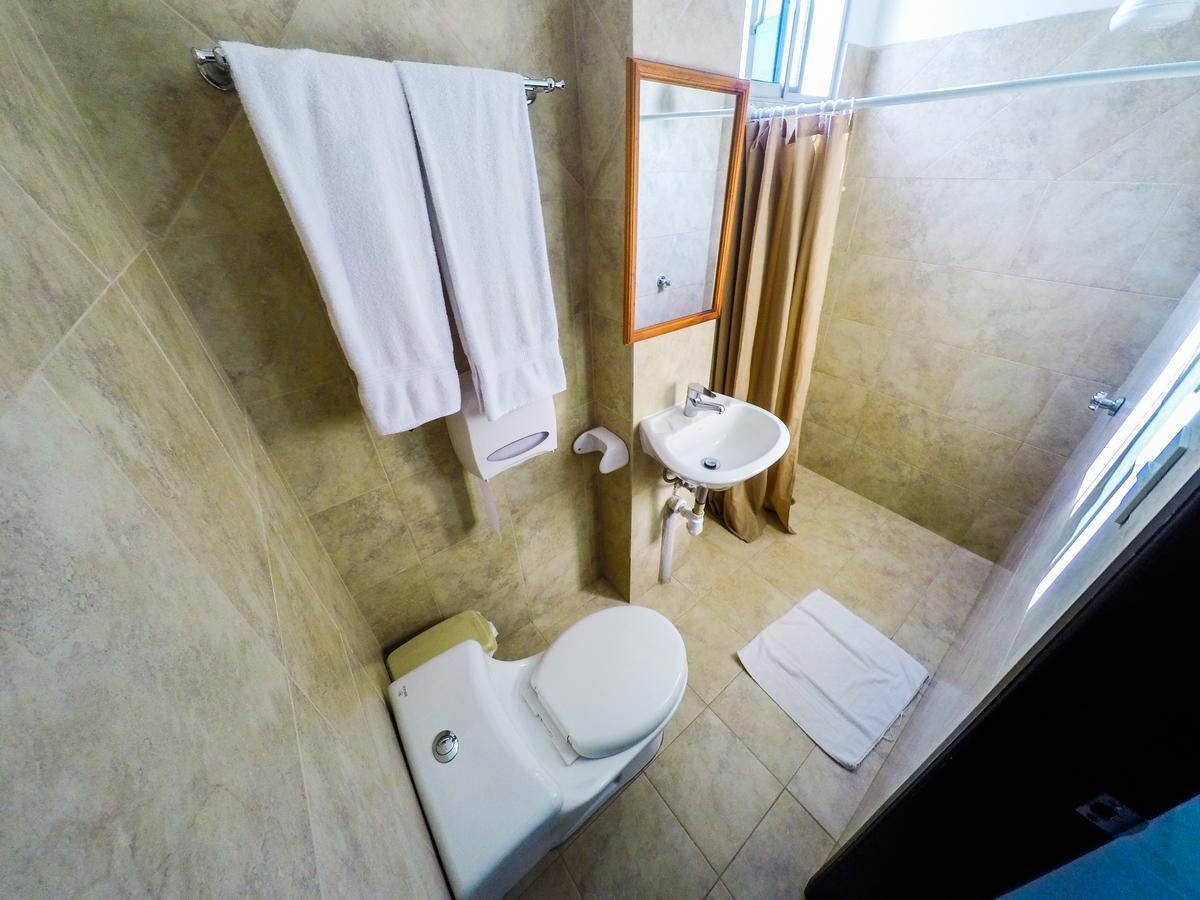 Dc Suites Aeropuerto جواياكيل المظهر الخارجي الصورة